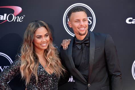 Warriors news: Stephen Currys wife, Ayesha goes nude for。